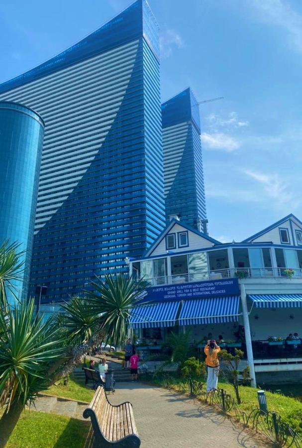 Orbi city Batumi Esterno foto