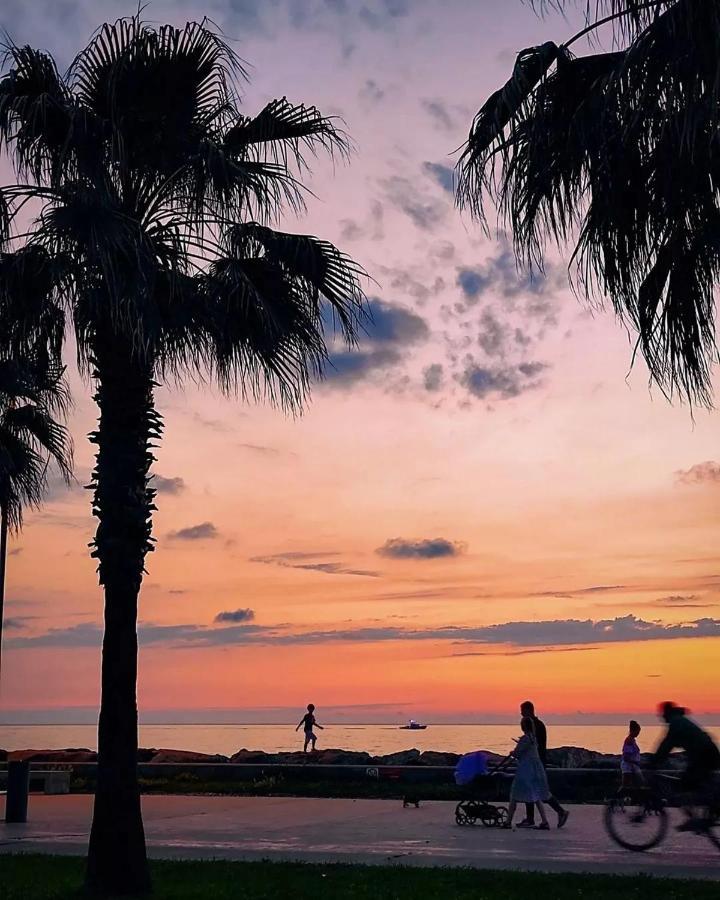 Orbi city Batumi Esterno foto
