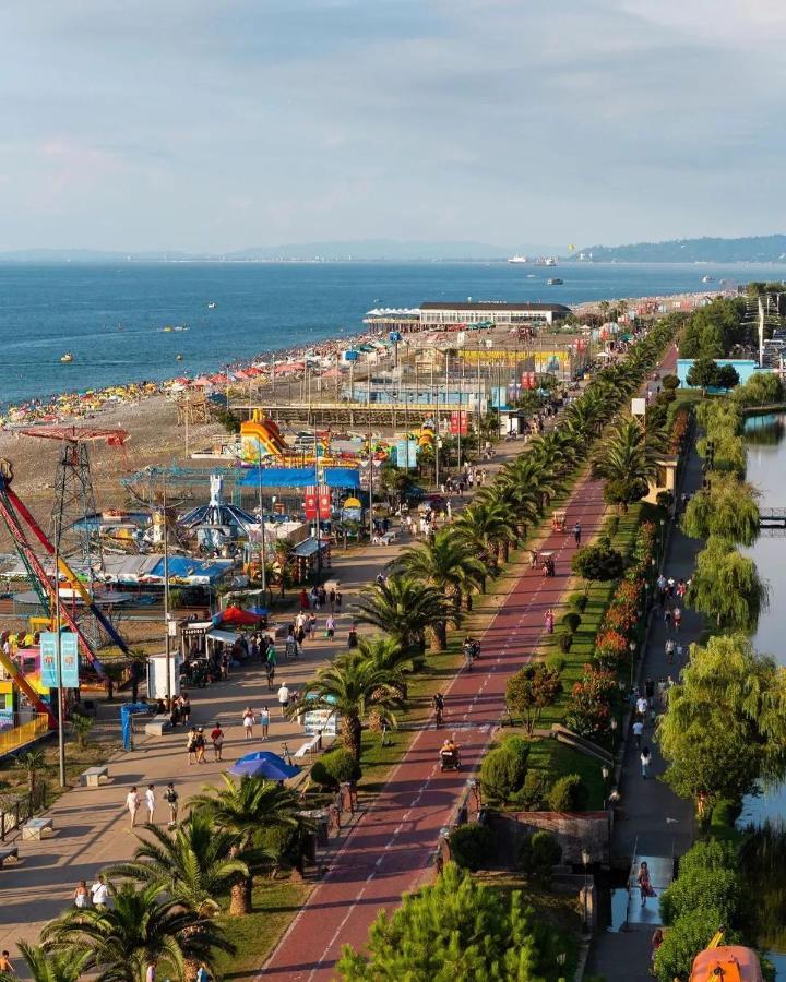 Orbi city Batumi Esterno foto